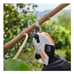 Agarre ergonómico de la tijera de poda STIHL ASA 20 a batería