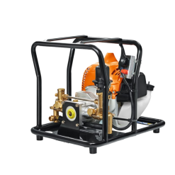 Detalle del motor de la fumigadora STIHL SG 230, con enfoque en su potencia